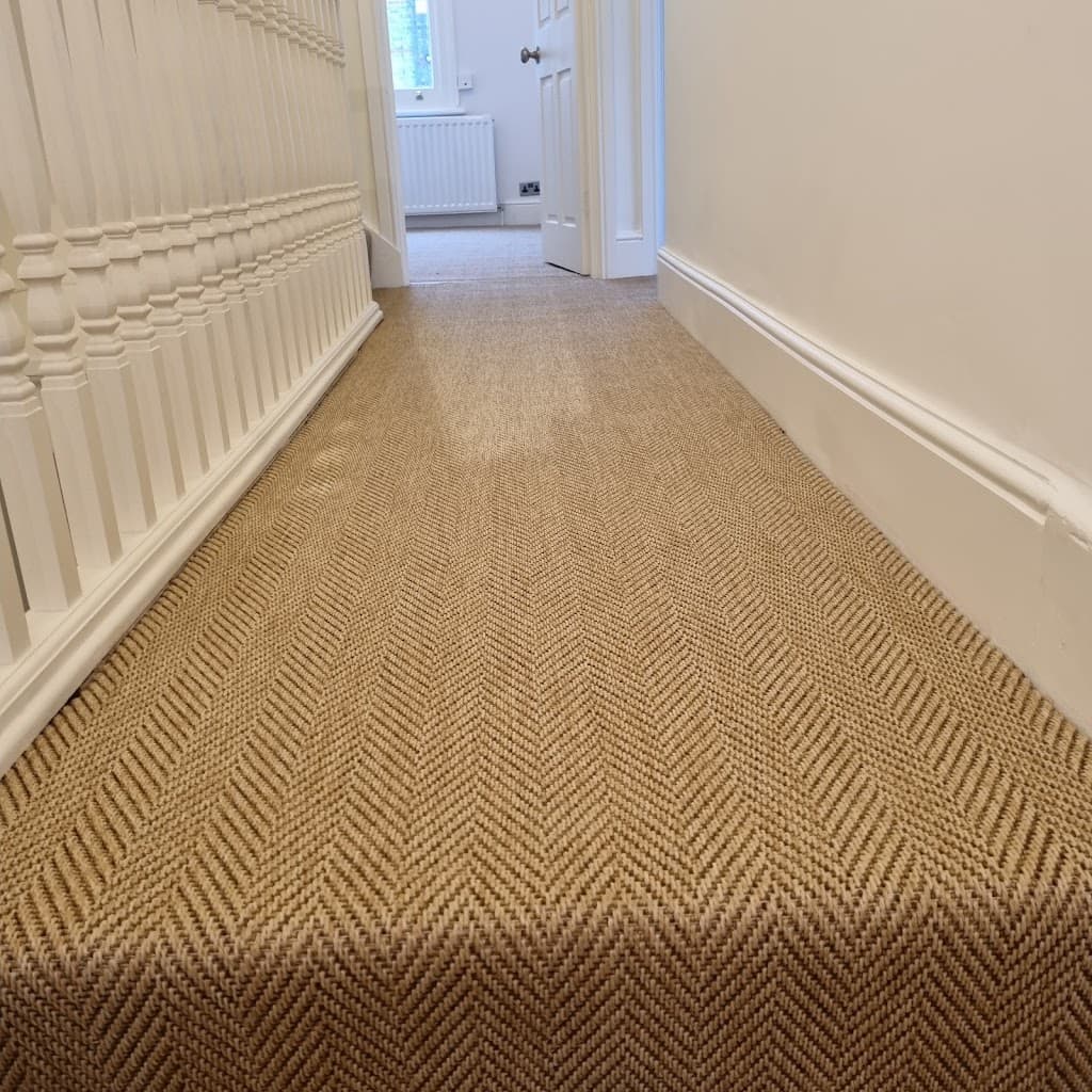 T & R Carpets