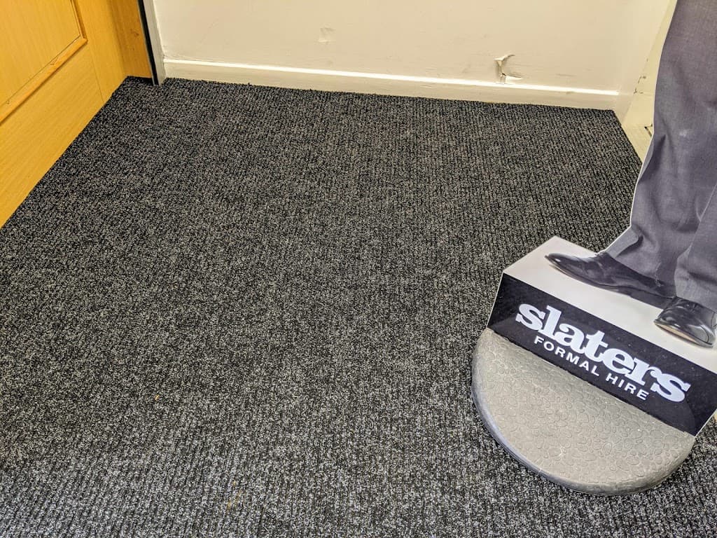 Chris Lee Carpets, Cottingham.Mobile Carpet Showroom | Expert Home Selection & Fitting